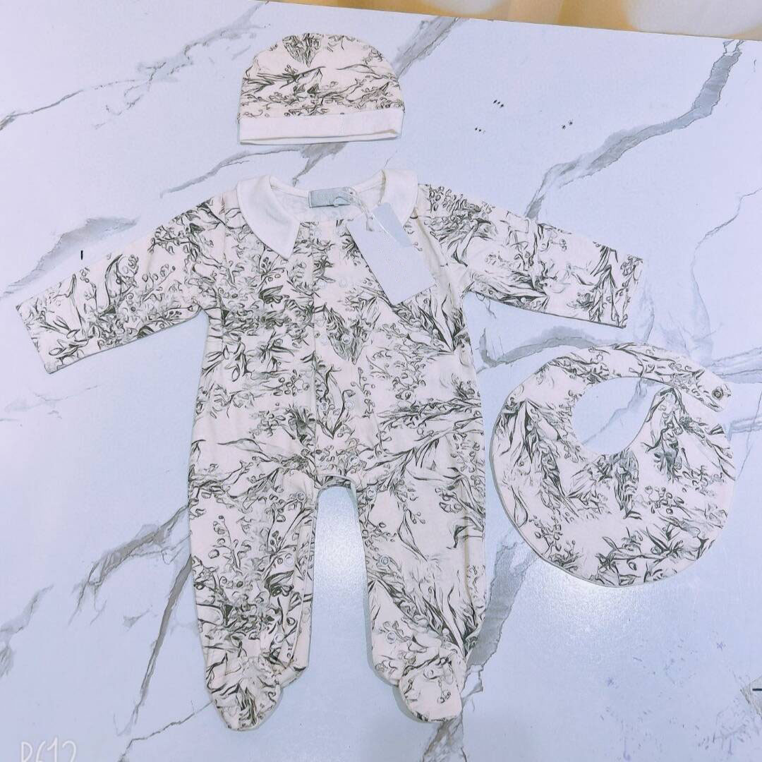 Baby Clothing Online - ชุดเสื้อผ้าเด็กแรกเกิดดีไซน์ใหม่ปี 2024 ชุดจั๊มสูทผ้าฝ้ายแท้ลายพิมพ์เต็มตัว ชุดรอมเปอร์เด็กผู้หญิงลายป่า พร้อมผ้ากันเปื้อนและหมวก 3
